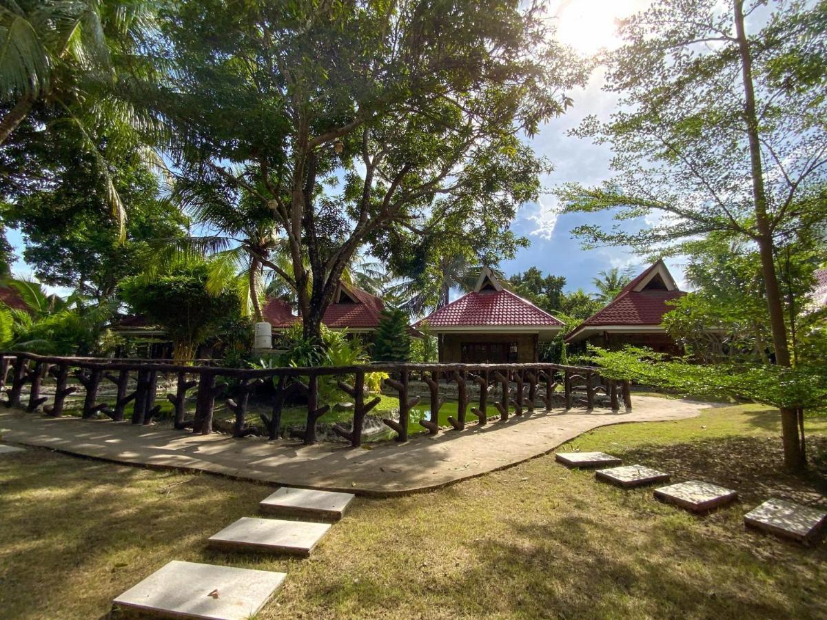 Infinity Diving Resort And Residences Dauin Exterior foto
